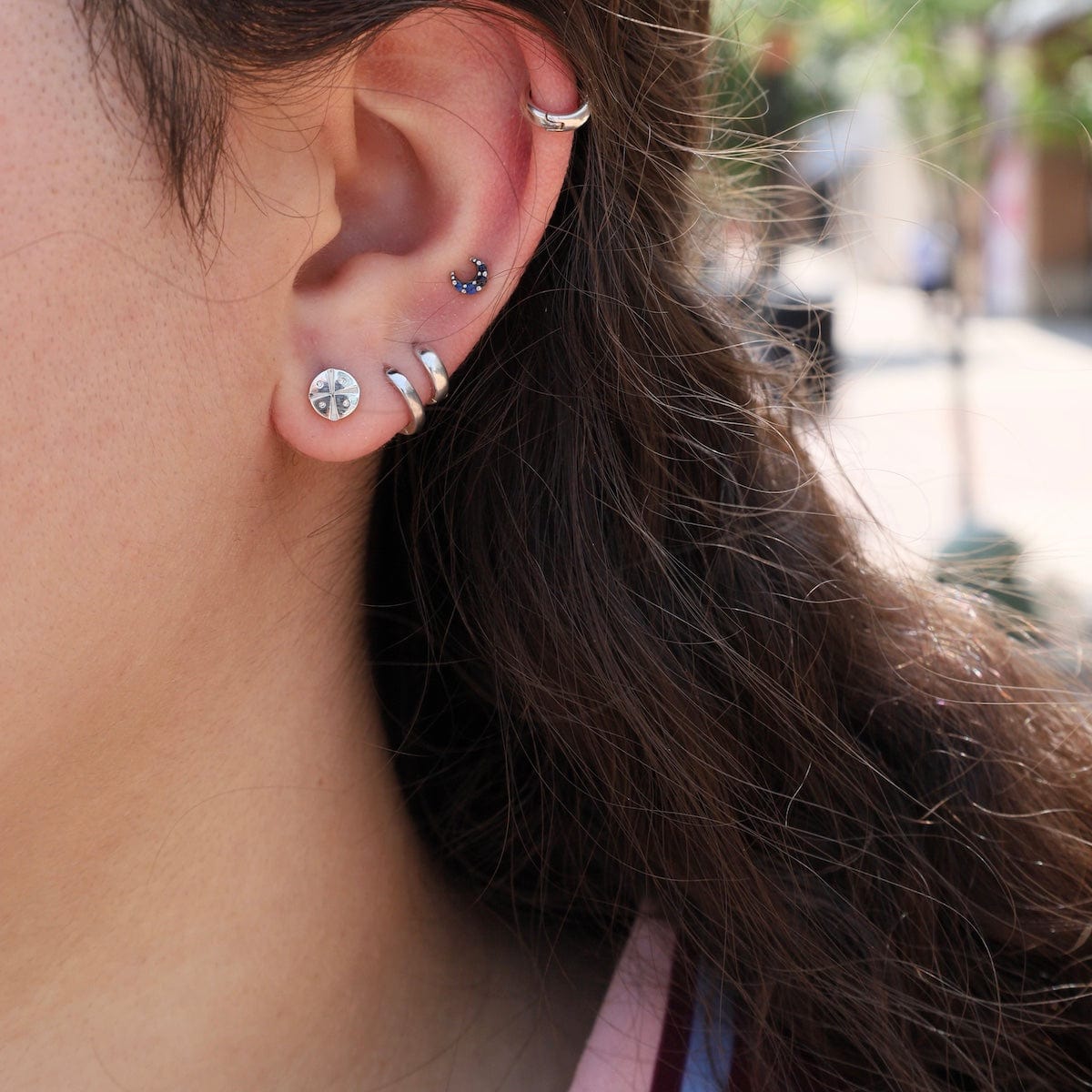 EAR Tiny Line/ Dot Post Earring