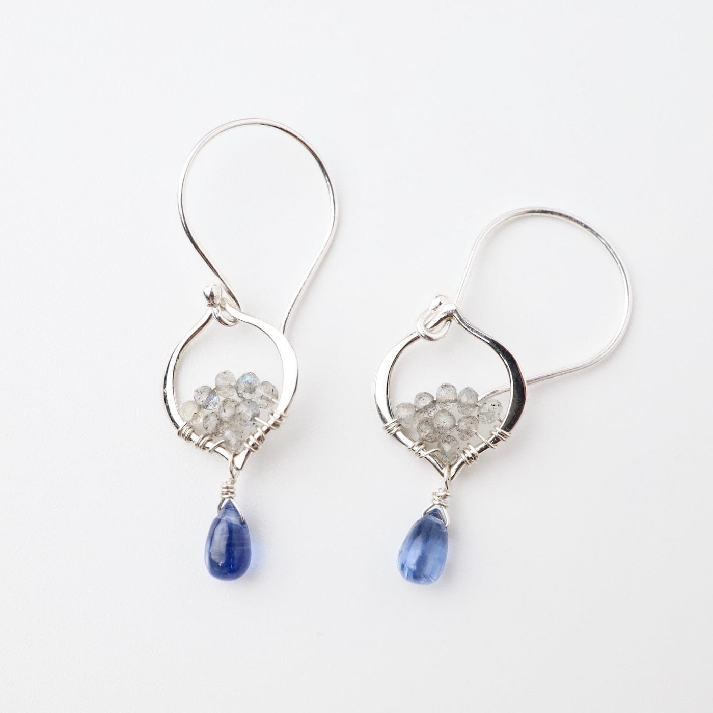 EAR Tiny Silver Arabesque Kyanite Earring