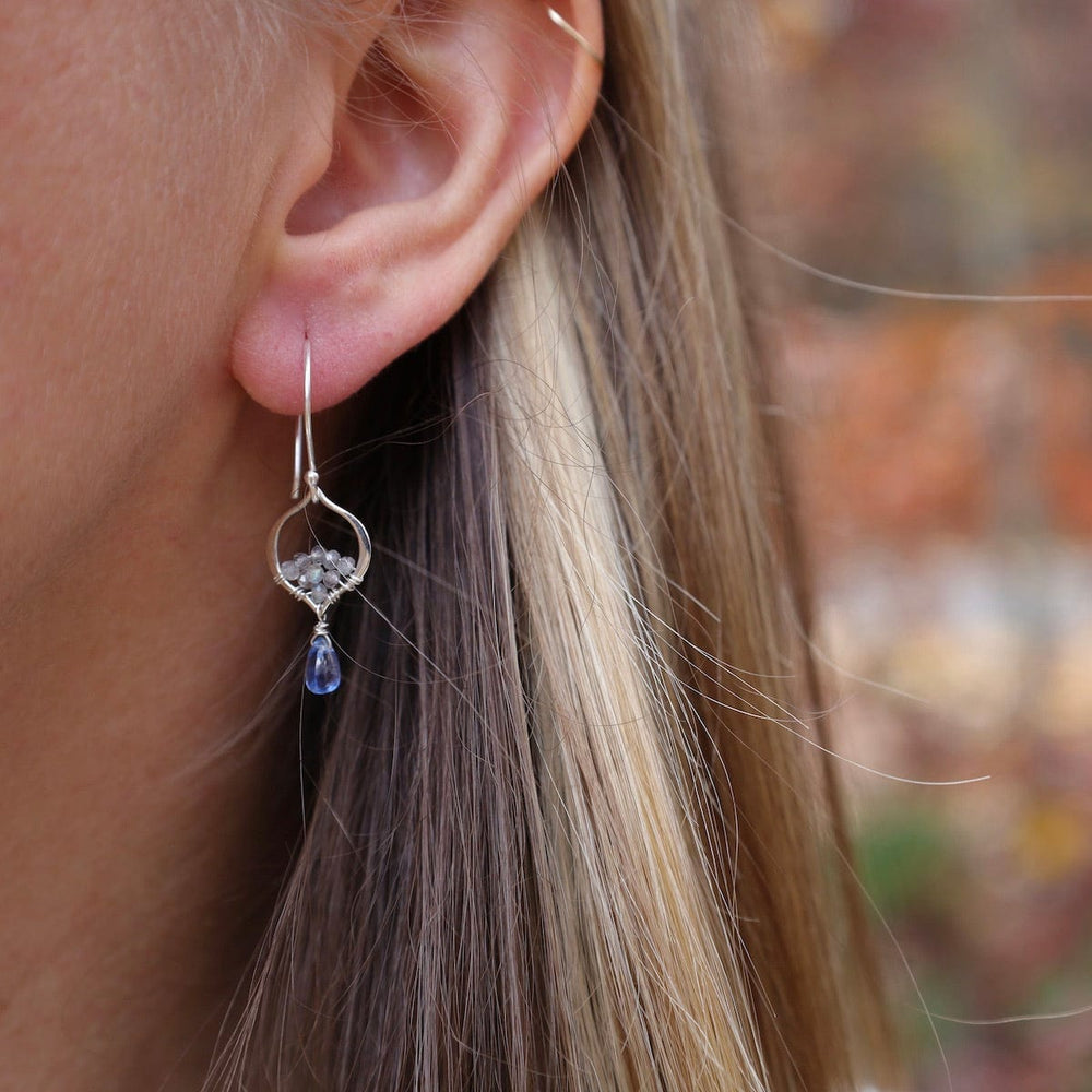 EAR Tiny Silver Arabesque Kyanite Earring