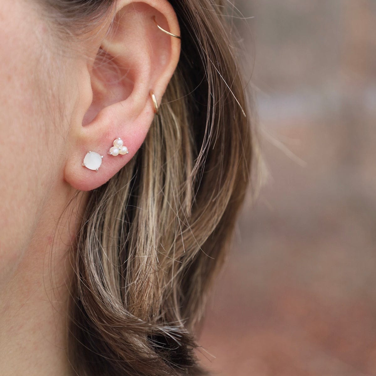 EAR Tiny Triple Pearl Triangle Stud Earrings
