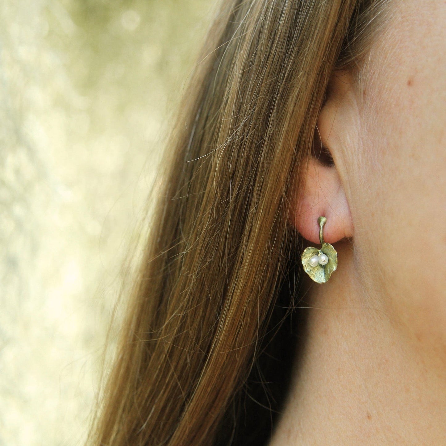 424 EAR Trailing Licorice Post Earring