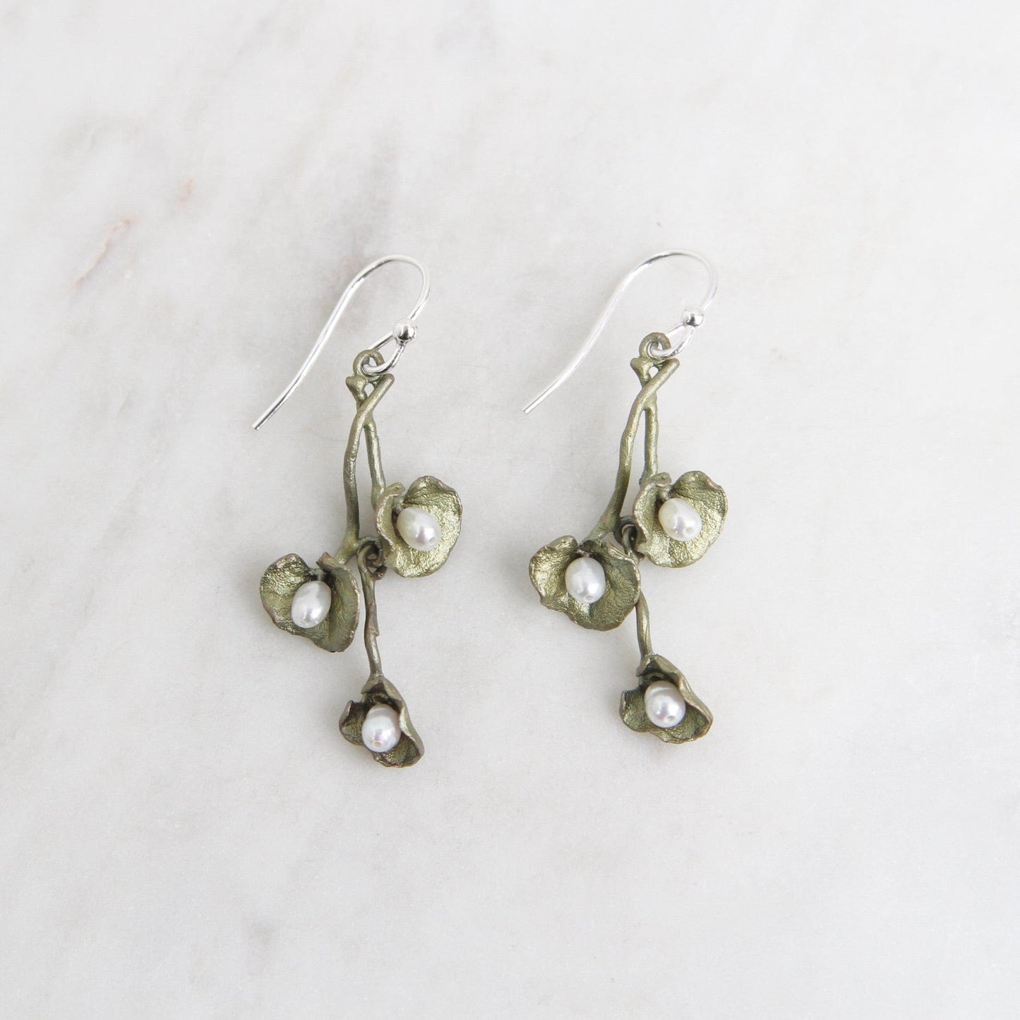 424 EAR Trailing Licorice Wire Earring