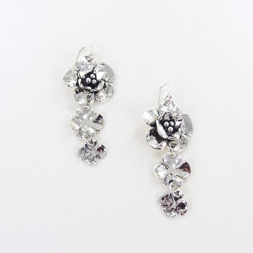 
                      
                        EAR TRIPLE DOGWOOD FLOWER DROP EARRING
                      
                    