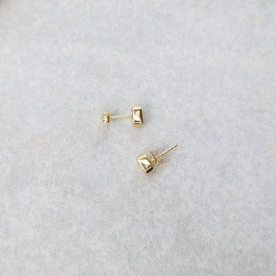 EAR-VRM 14k Gold Vermeil Bezel Set Octagon Cut Aquamarine Post Earrings