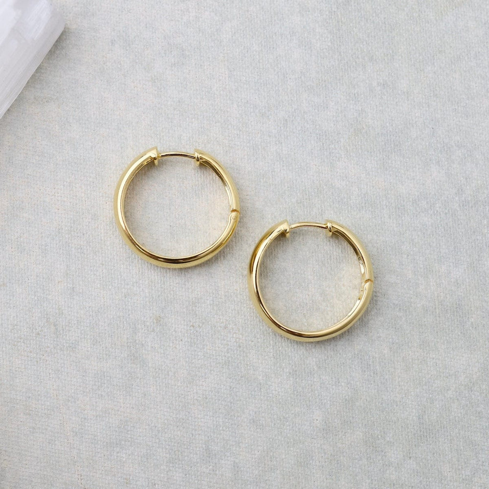 
                      
                        EAR-VRM 18mm Perfect Medium Click Huggie Hoops - Gold Vermeil
                      
                    