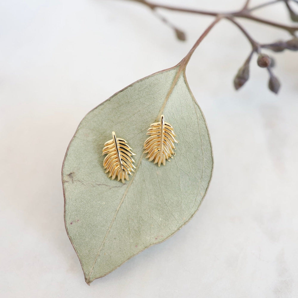 
                      
                        EAR-VRM Downy Feather Stud Earring in Gold Vermeil
                      
                    