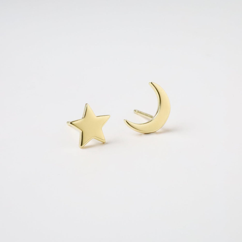 
                      
                        EAR-VRM Flat Star and Moon Studs -Gold Vermeil
                      
                    