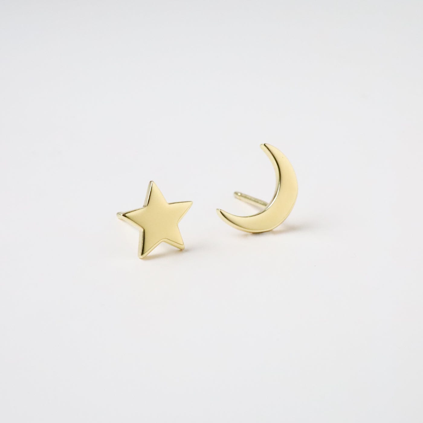 EAR-VRM Flat Star and Moon Studs -Gold Vermeil