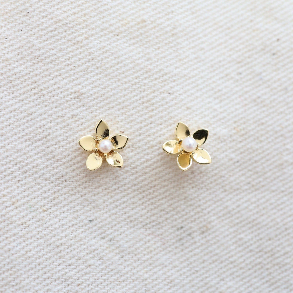 
                  
                    EAR-VRM Flower Stud with Tiny Pearl Center in Gold Vermeil
                  
                