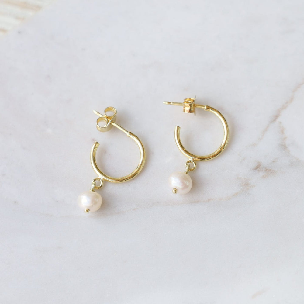 EAR-VRM Gold Vermeil Hoop With Hanging Pearl