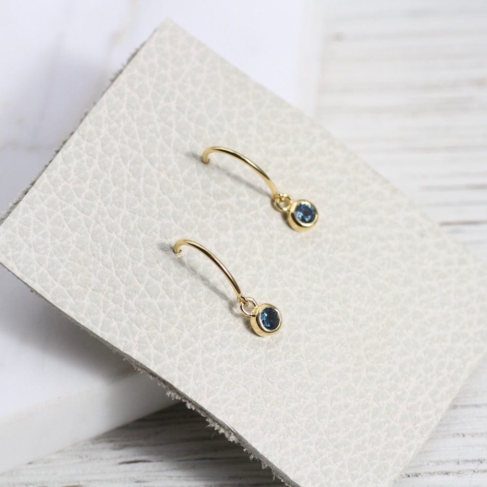 
                  
                    EAR-VRM Gold Vermeil Oval Hook With Bezel Set London Blue Topaz
                  
                