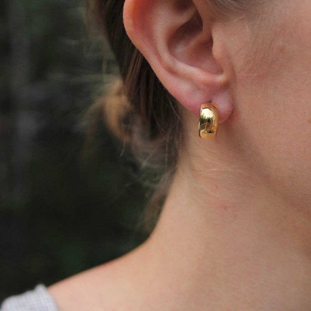 
                      
                        EAR-VRM Gold Vermeil Small Wide Hoop on Post
                      
                    