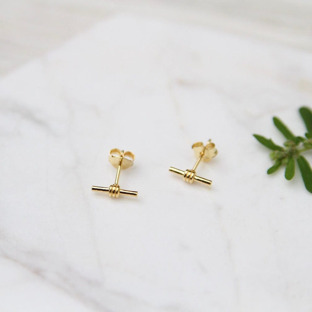 
                  
                    EAR-VRM Gold Vermeil Wrapped Bar Stud Earring
                  
                