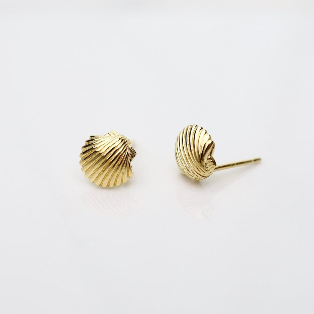 
                      
                        EAR-VRM Little Shell Stud Earrings - Polished Gold Vermeil
                      
                    