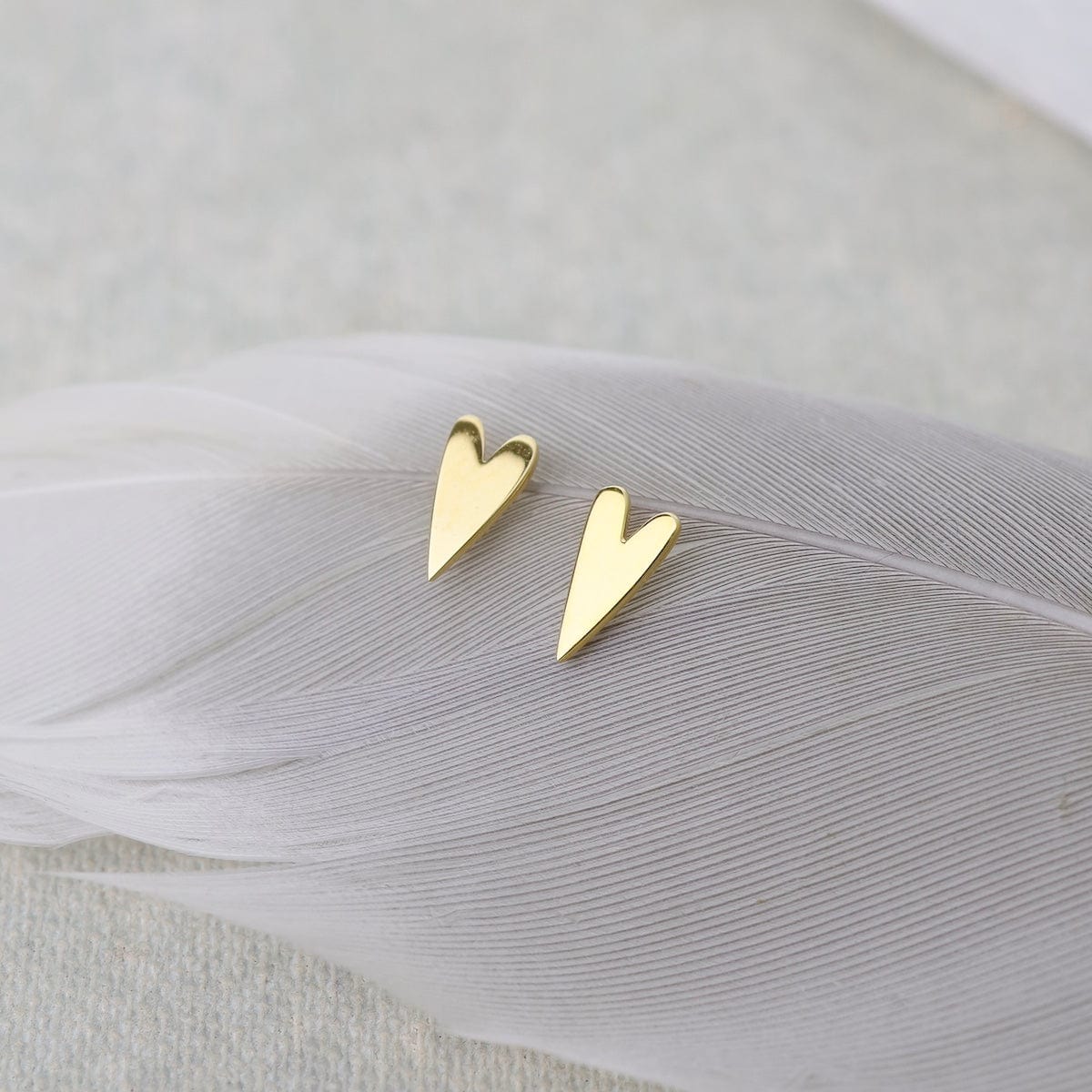 EAR-VRM Long Flat Heart Studs - Gold Vermeil