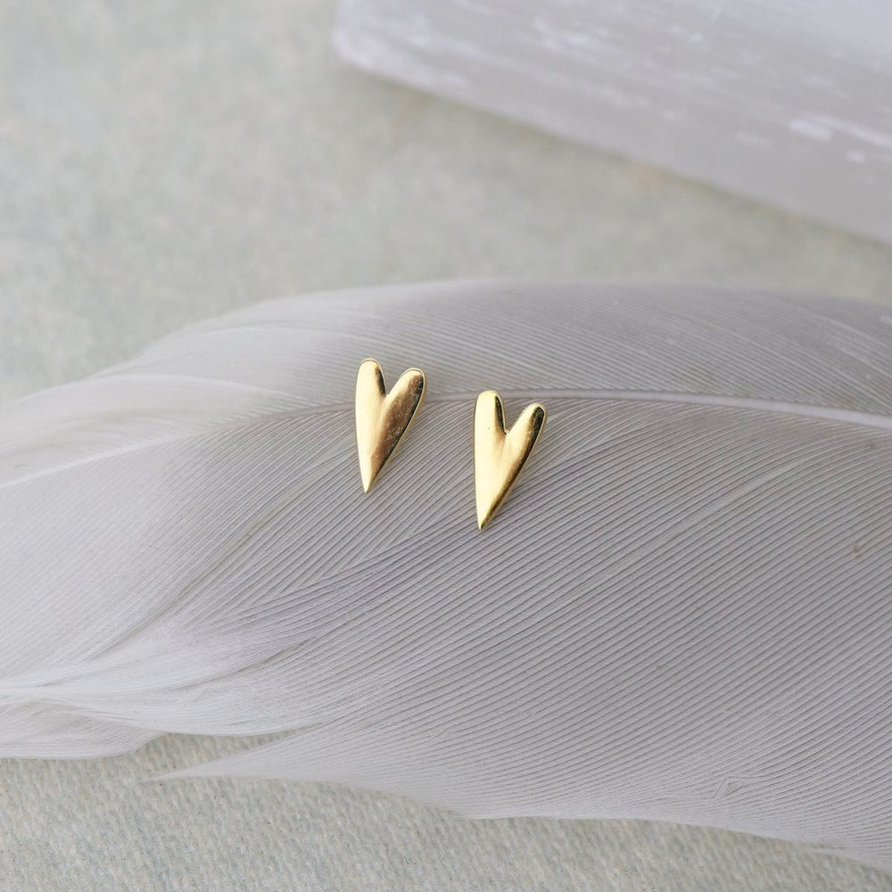 
                  
                    EAR-VRM Long Flat Heart Studs - Gold Vermeil
                  
                