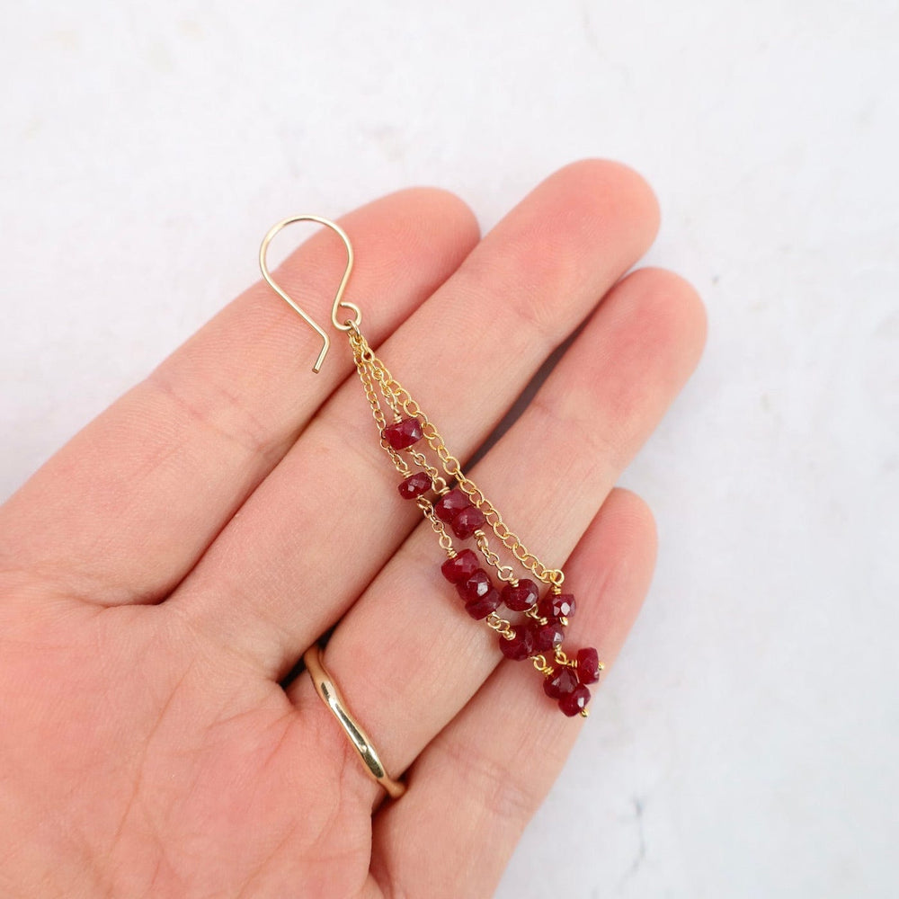 
                      
                        EAR-VRM Long Rondelle Chain Earrings - ruby
                      
                    