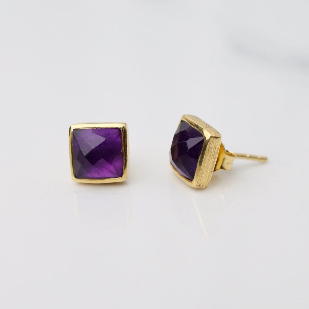 
                      
                        EAR-VRM Madeline Stud Earrings - Vermeil Square - Amethyst
                      
                    