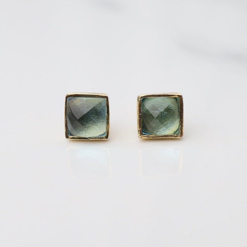 
                      
                        EAR-VRM Madeline Stud Earrings - Vermeil Square - Apatite
                      
                    