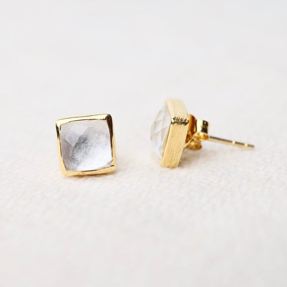 
                      
                        EAR-VRM Madeline Stud Earrings - Vermeil Square - Clear Quartz
                      
                    