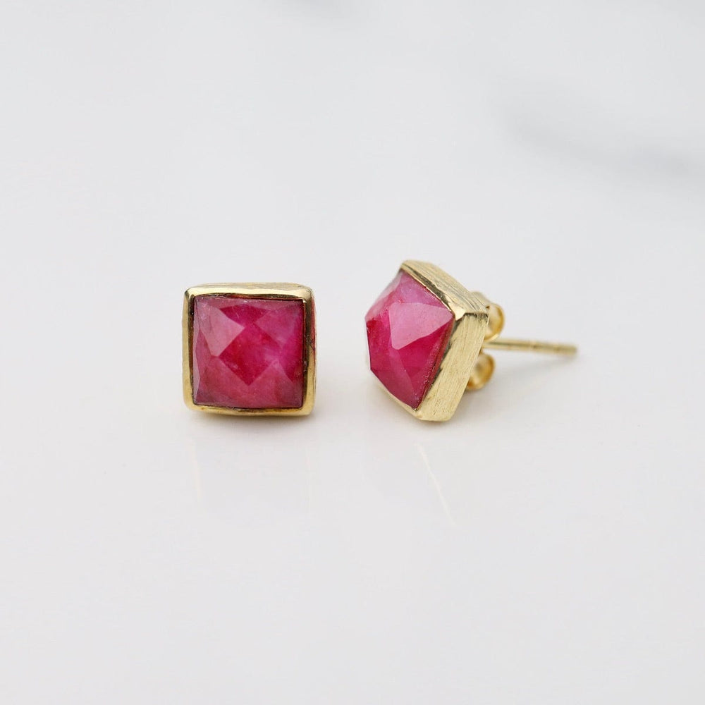 
                      
                        EAR-VRM Madeline Stud Earrings - Vermeil Square - Ruby Qua
                      
                    