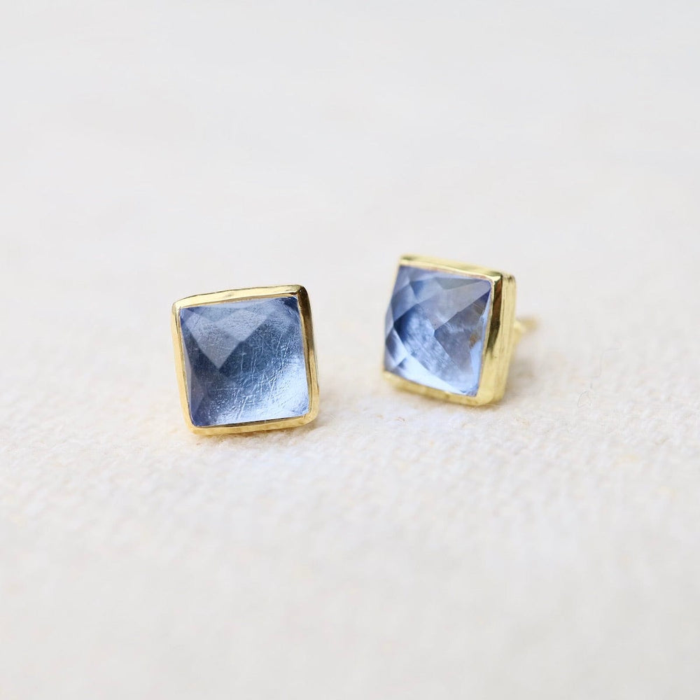 
                      
                        EAR-VRM Madeline Stud Earrings - Vermeil Square - Tanzanite Quartz
                      
                    