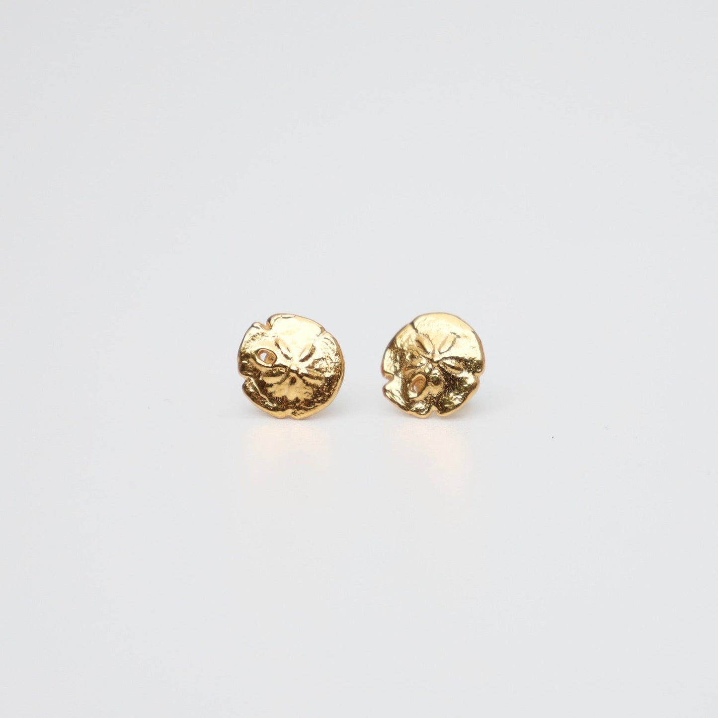 EAR-VRM Mini Sand Dollar Posts In 18K Gold Vermeil