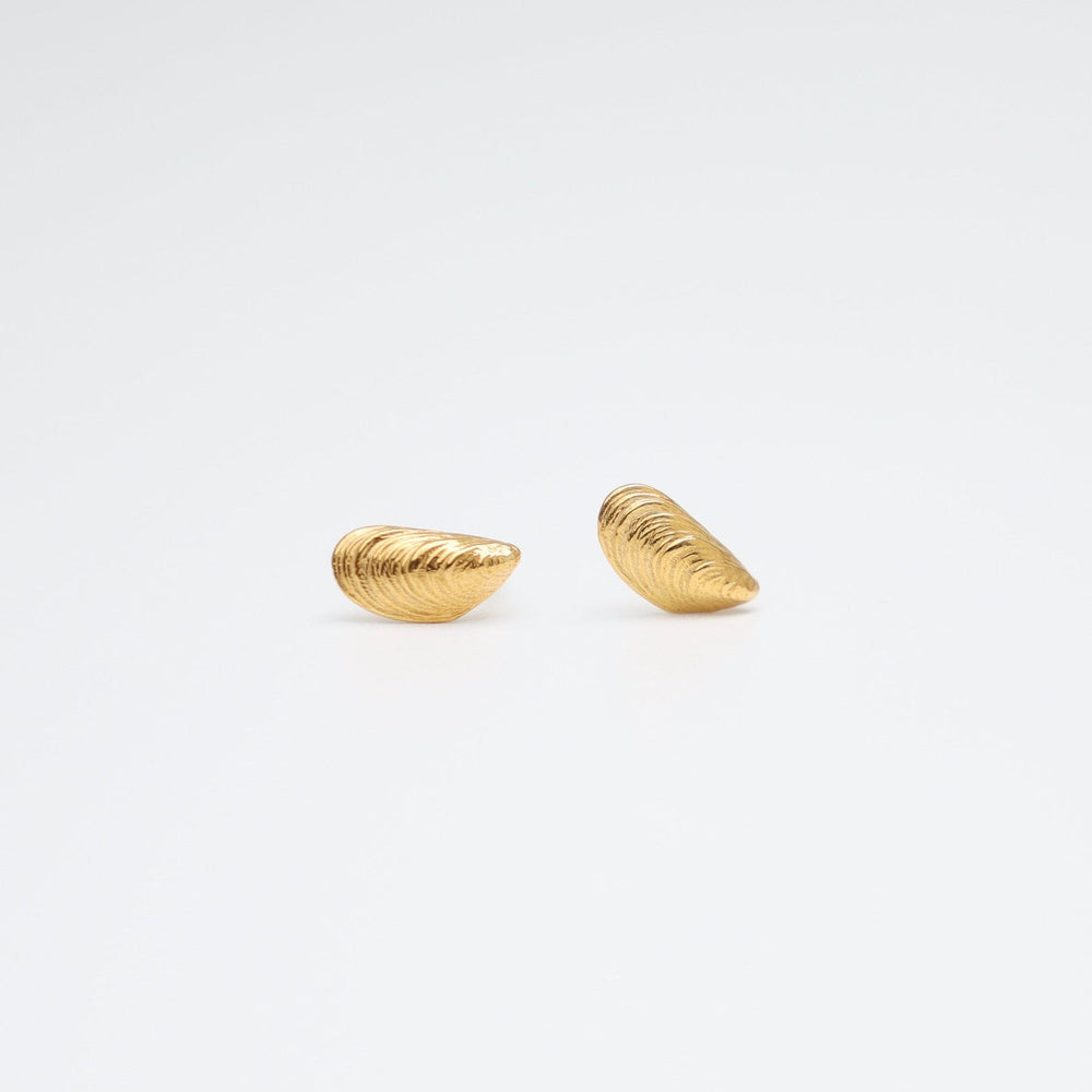 EAR-VRM Mini Serenity Shell Posts In 18K Gold Vermeil