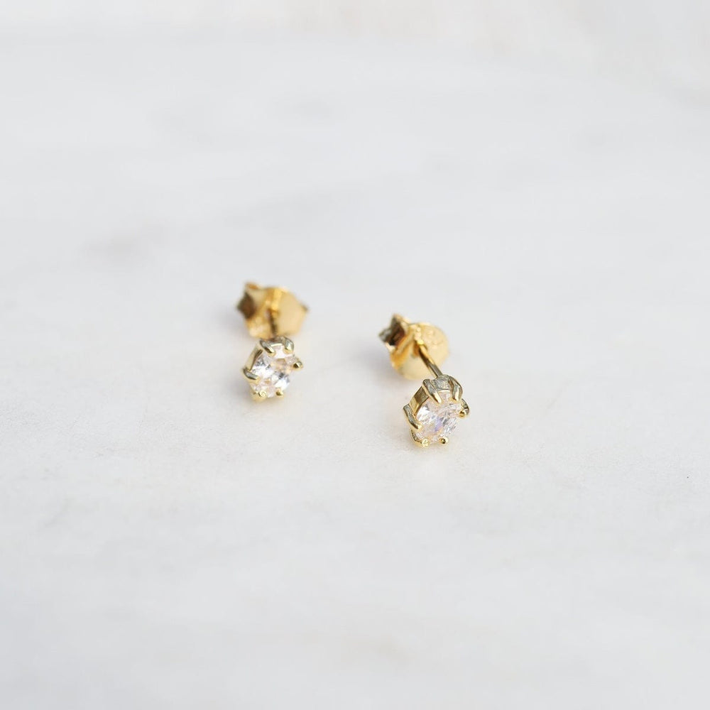 
                  
                    EAR-VRM Oval Claw-set CZ Studs - Gold Vermeil
                  
                