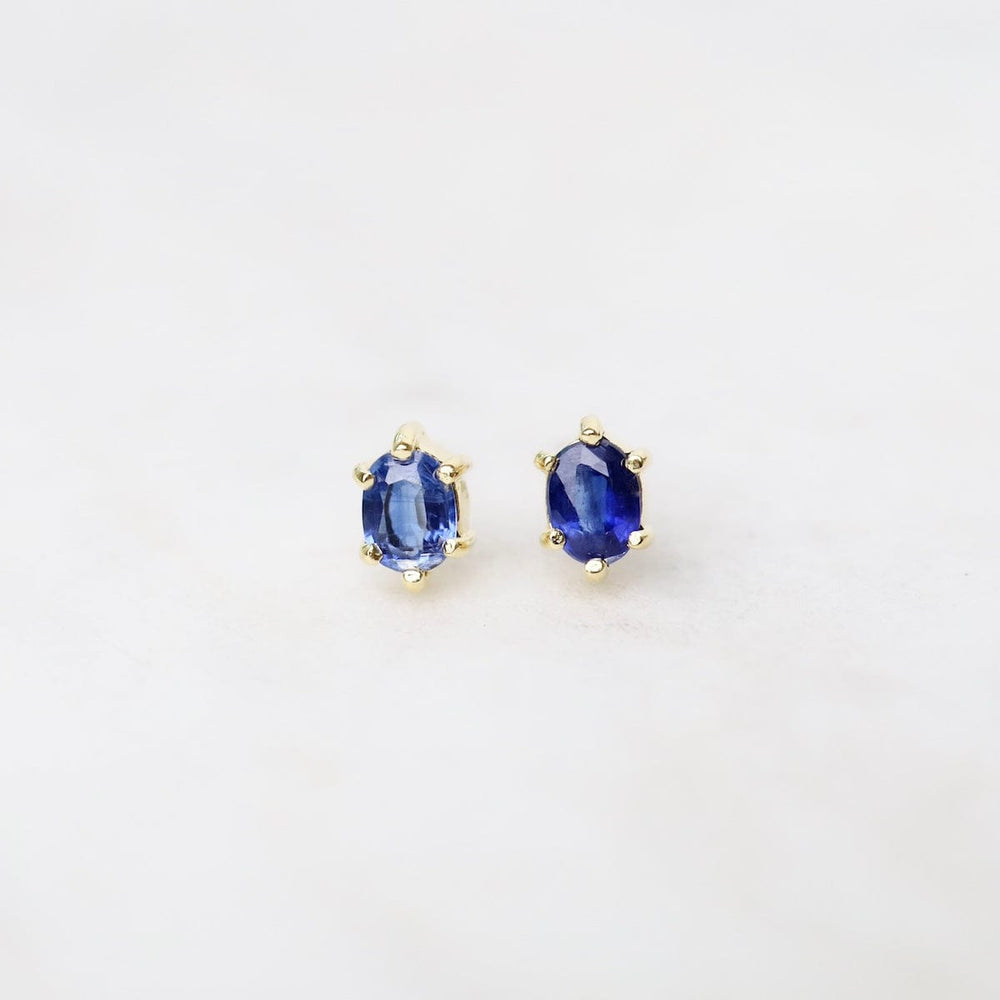 
                      
                        EAR-VRM Oval Claw-set Kyanite Studs - Gold Vermeil
                      
                    