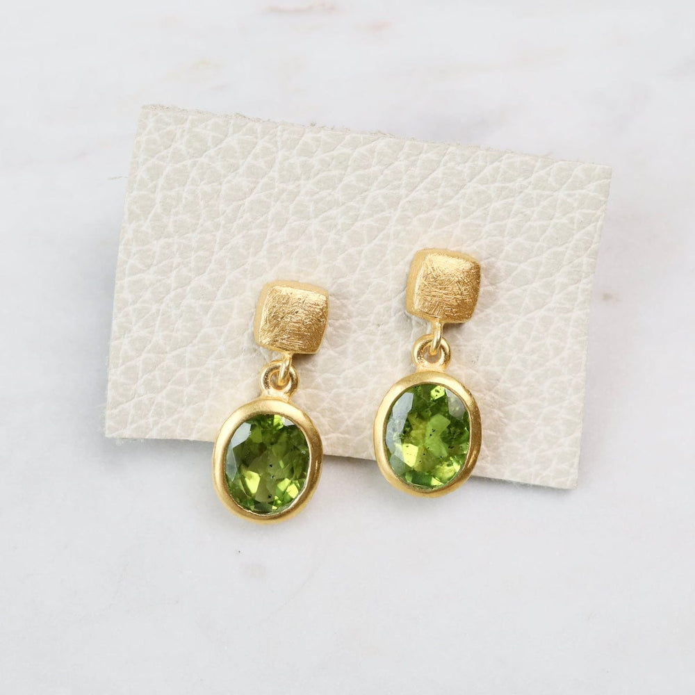 EAR-VRM Oval Peridot Post Earring