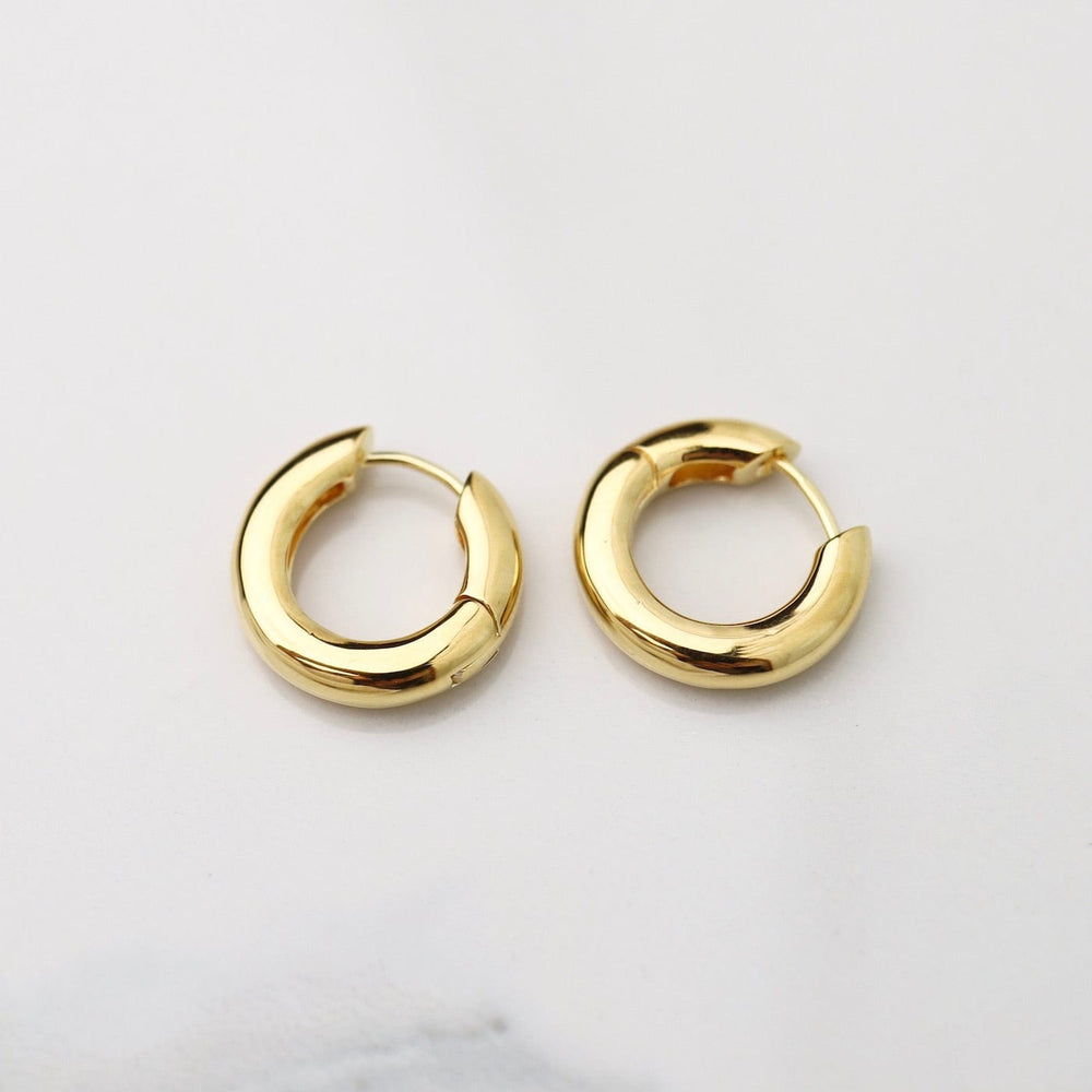 
                      
                        EAR-VRM Plain Chunky Doughnut Click Huggie Hoops - Gold Vermeil
                      
                    