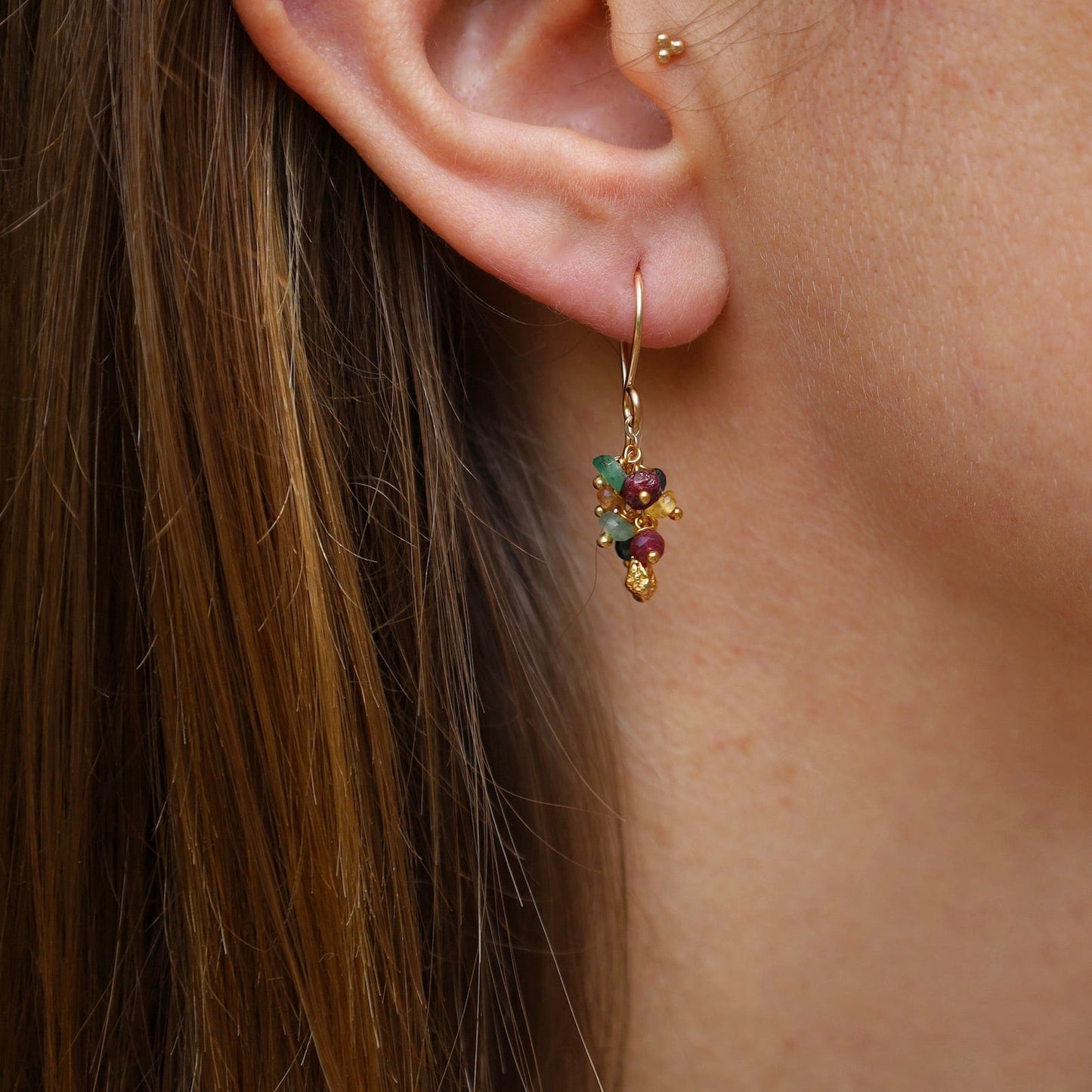 EAR-VRM Seed Pod Cluster Earring - Multi Sapphire