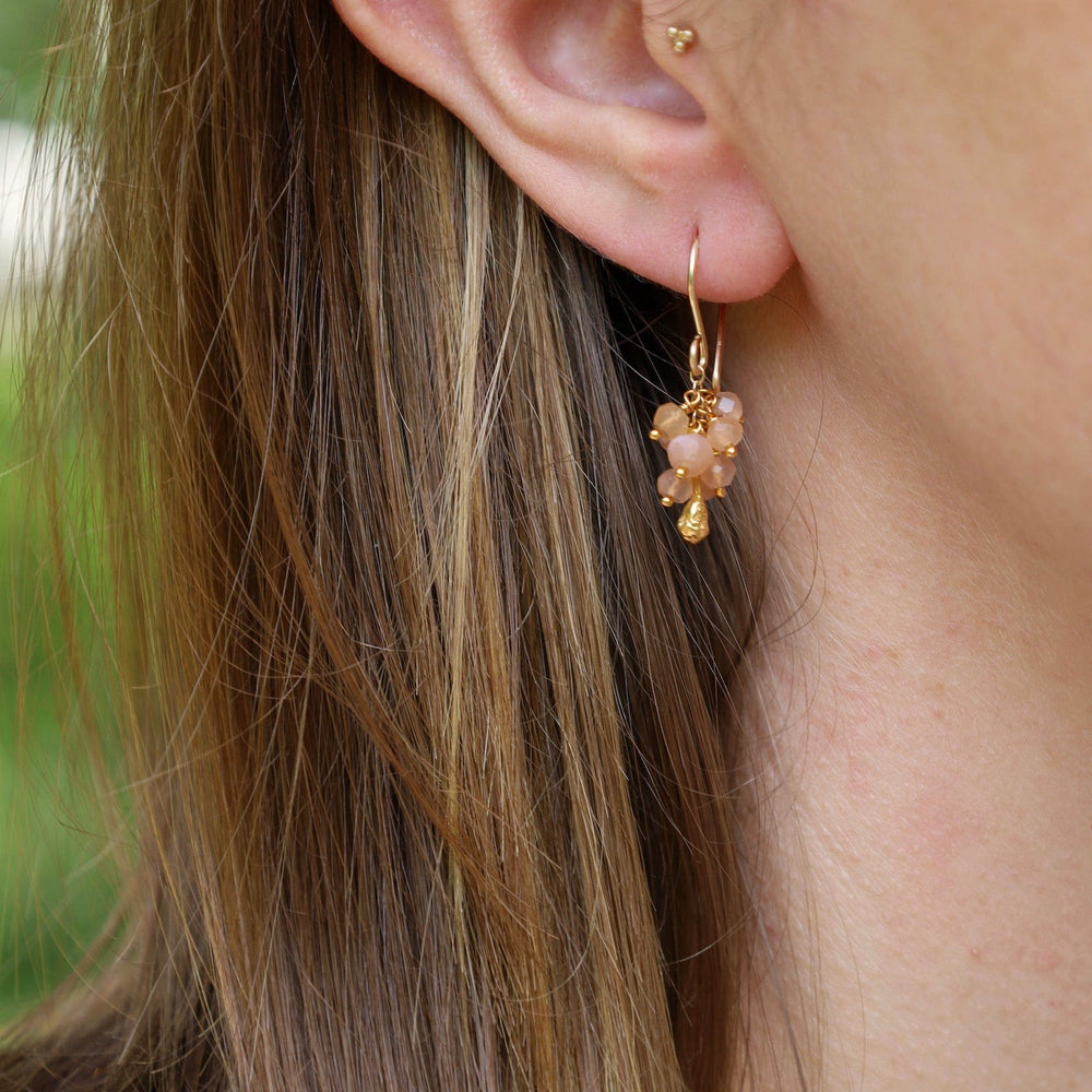 EAR-VRM Seed Pod Cluster Earring - Peach Moonstone