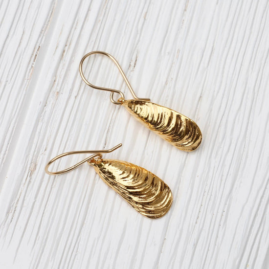 Load image into Gallery viewer, EAR-VRM Serenity Shell Earrings in 18K Gold Vermeil
