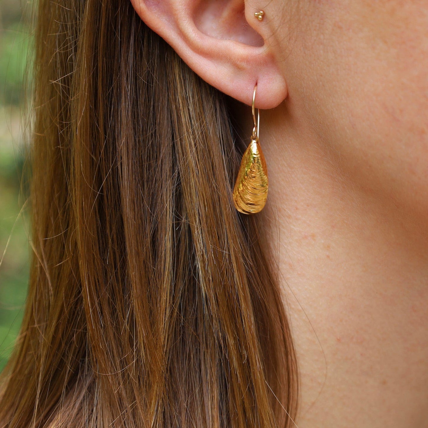 EAR-VRM Serenity Shell Earrings in 18K Gold Vermeil