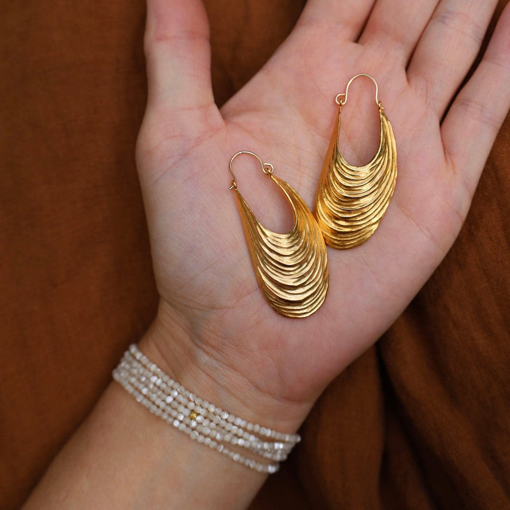 
                  
                    EAR-VRM Serenity Shell Earrings In 18K Gold Vermeil
                  
                