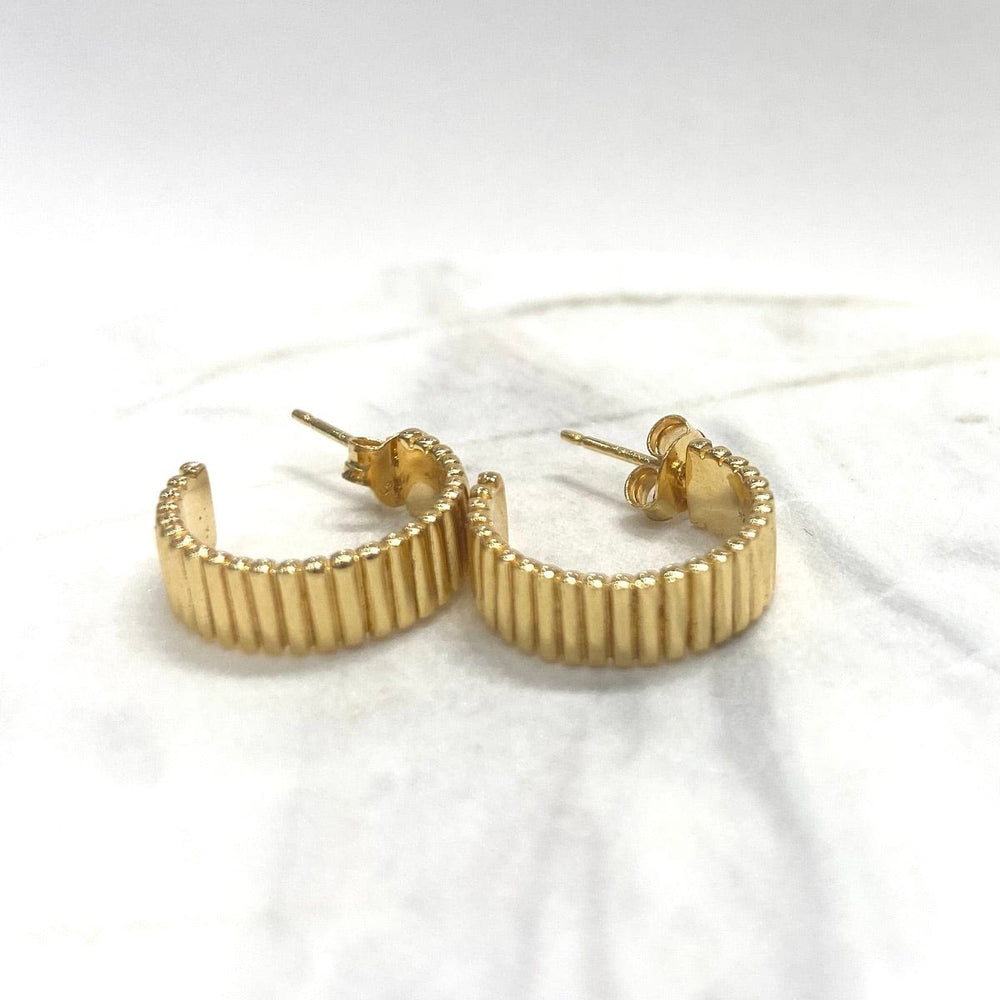 
                      
                        EAR-VRM Small Horizontal Ribs Hoops in Gold Vermeil
                      
                    