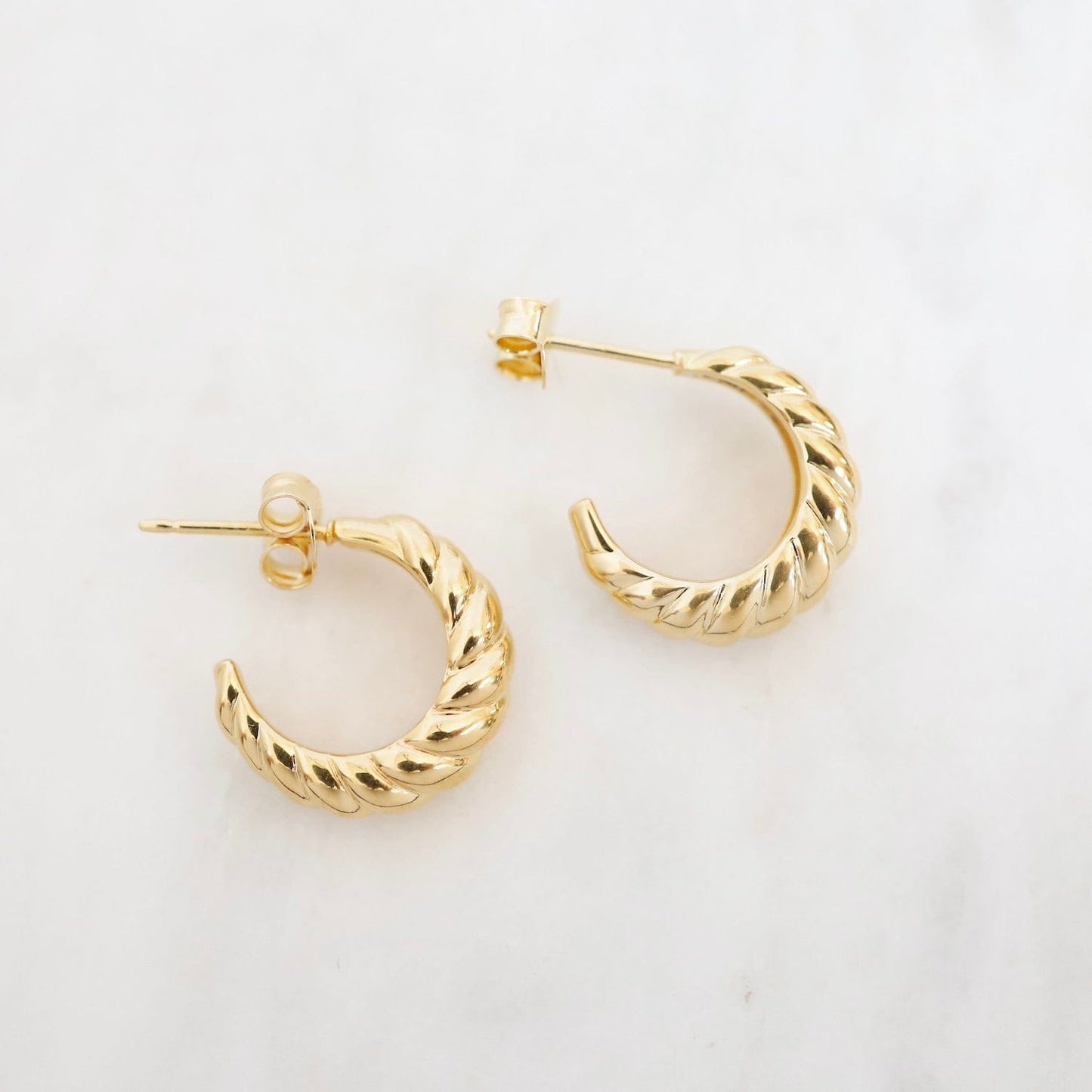 EAR-VRM Small Puffy Twist Hoop in Gold Vermeil