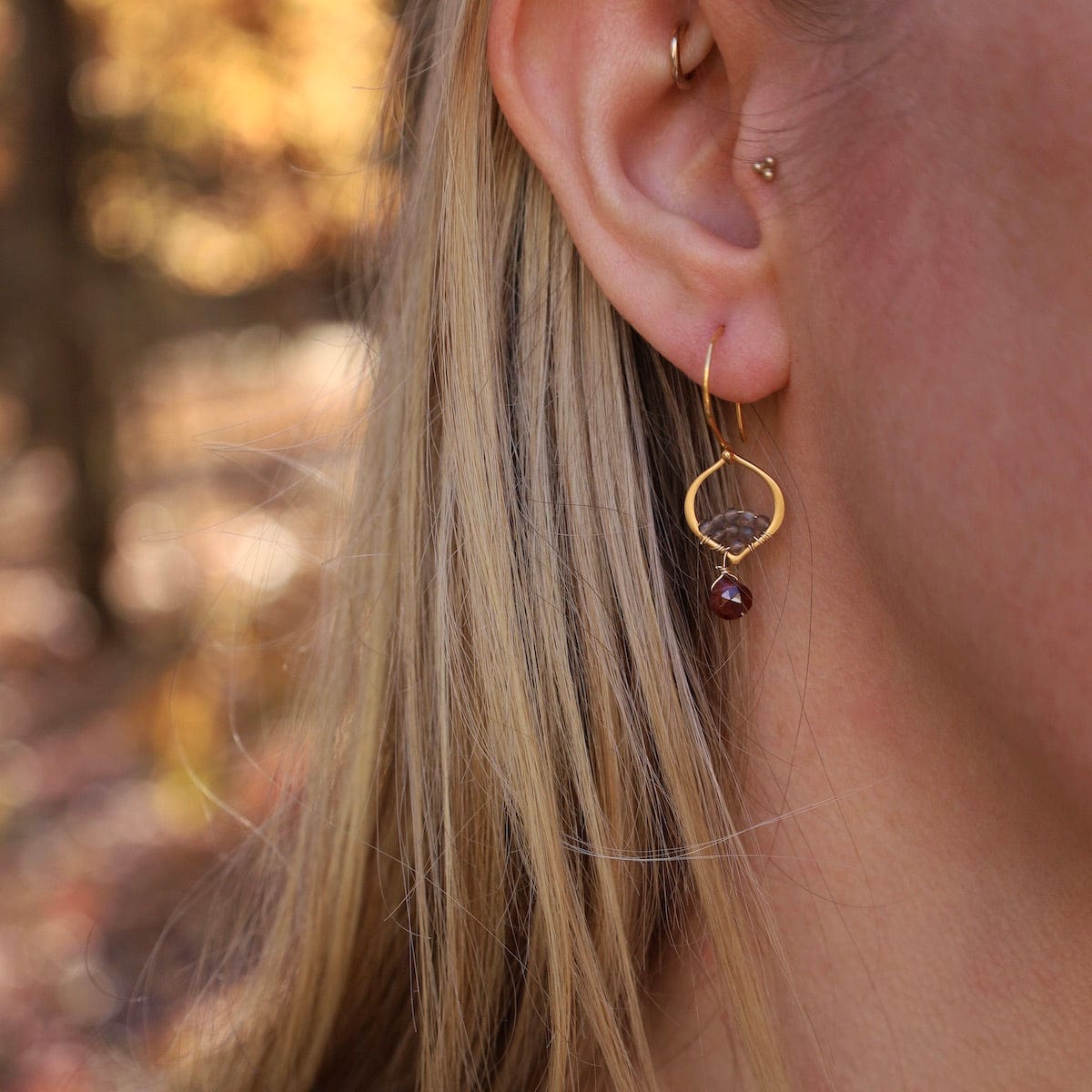 EAR-VRM Tiny Arabesque Earrings with Garnet, gray moonston