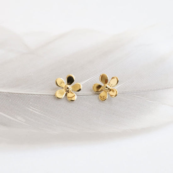 EAR-VRM Tiny Flower Stud Earring in Gold Vermeil
