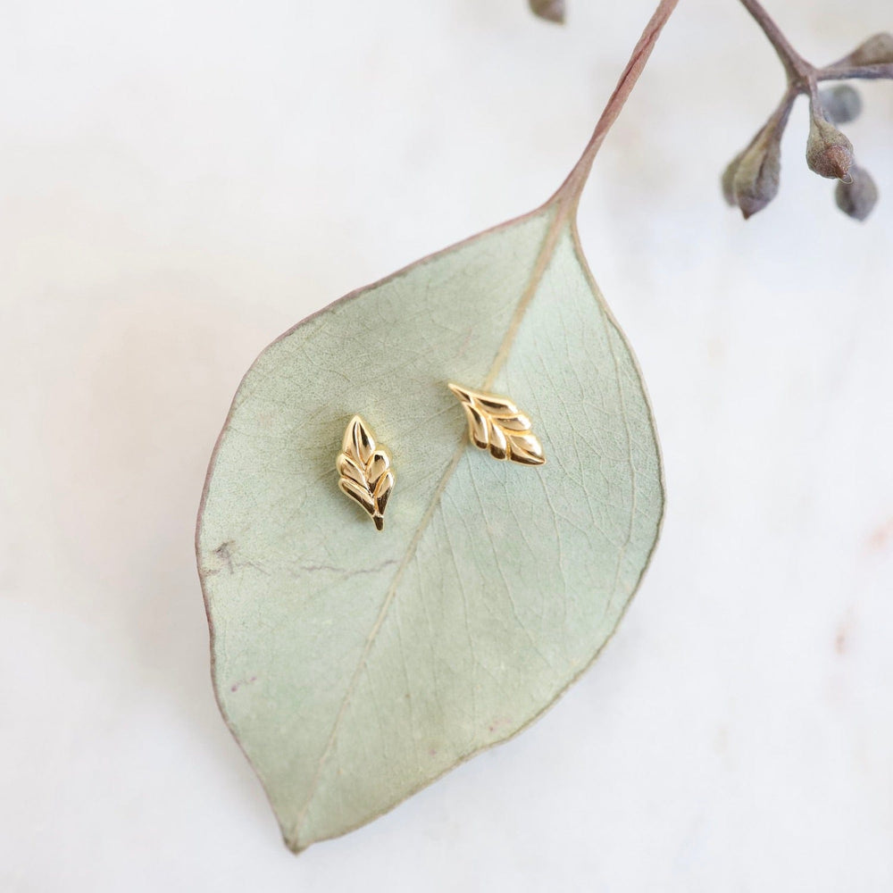 EAR-VRM Tiny Leaf Stud Earring in Gold Vermeil