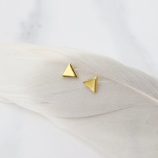 EAR-VRM Tiny Triangle Studs - Polished Gold Vermeil