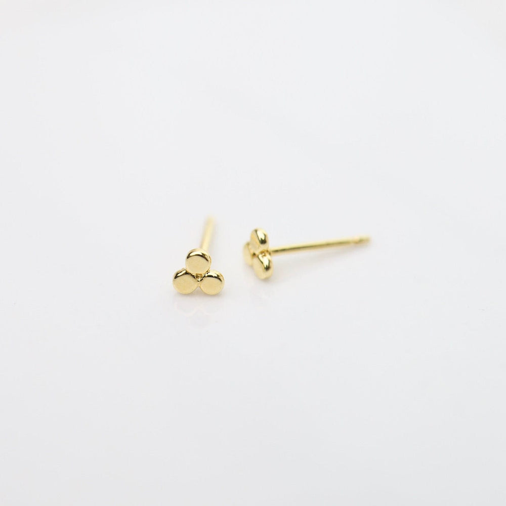 
                      
                        EAR-VRM Very Tiny 3 Disc Studs – Polished Gold Vermeil
                      
                    