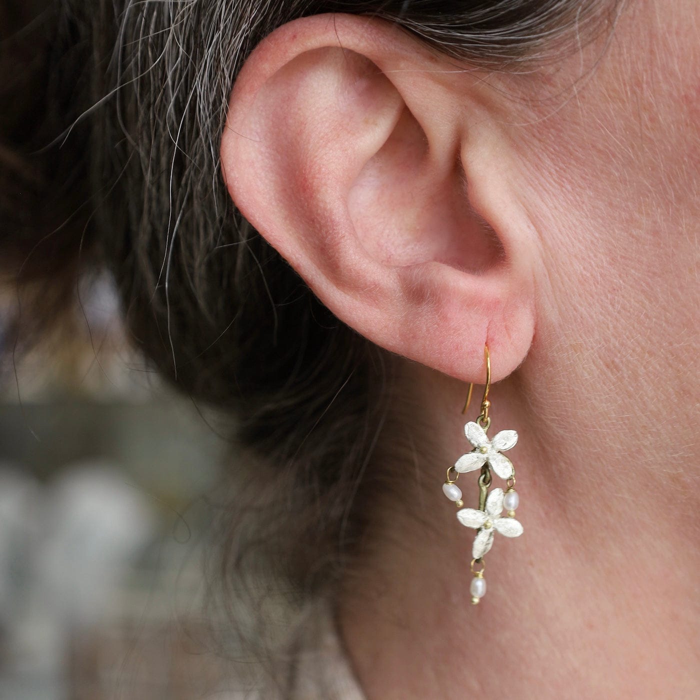 EAR White Hydrangea 2 Flower Wire Earrings