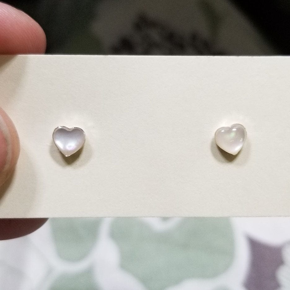 EAR White Mother Of Pearl Heart Earring