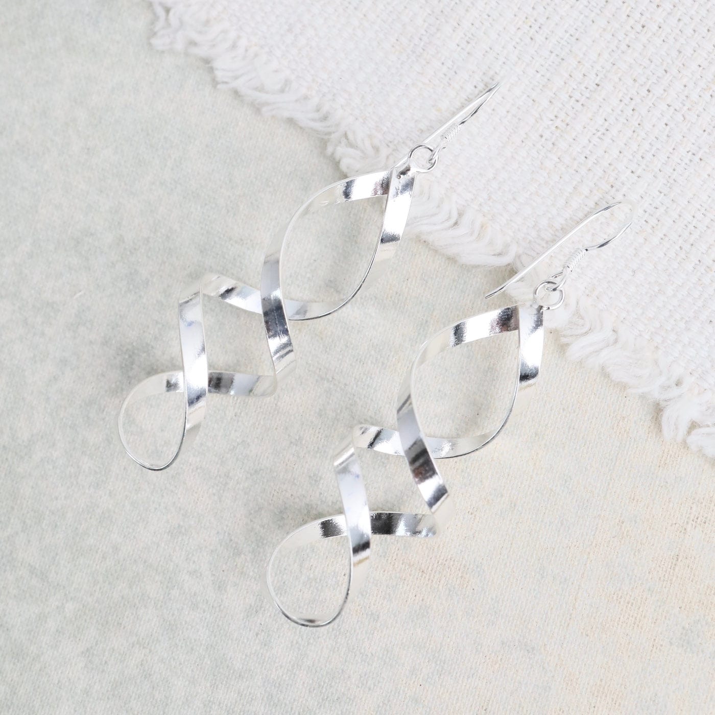 EAR Wide Ribbon Swirl Earrings