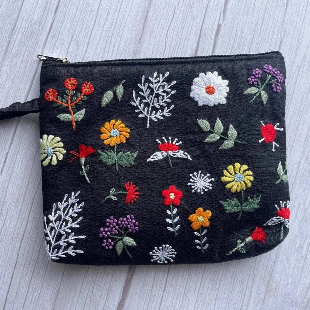 GIFT Black Flower Embroidered Cosmetic Bag - Full Flowers