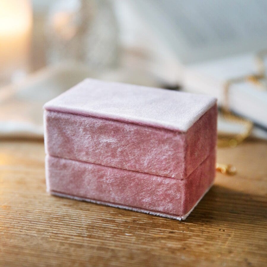 
                      
                        GIFT Blush Pink Velvet Bracelet Box
                      
                    