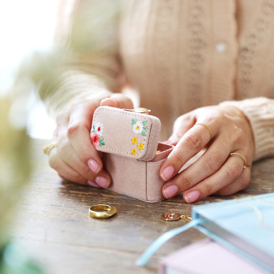 GIFT Embroidered Flowers Petite Velvet  Ring Box